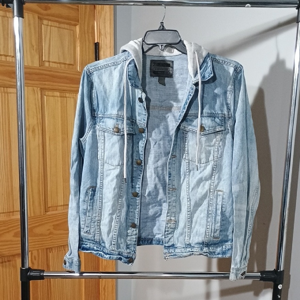 21men Denim Jacket with Gray Hood